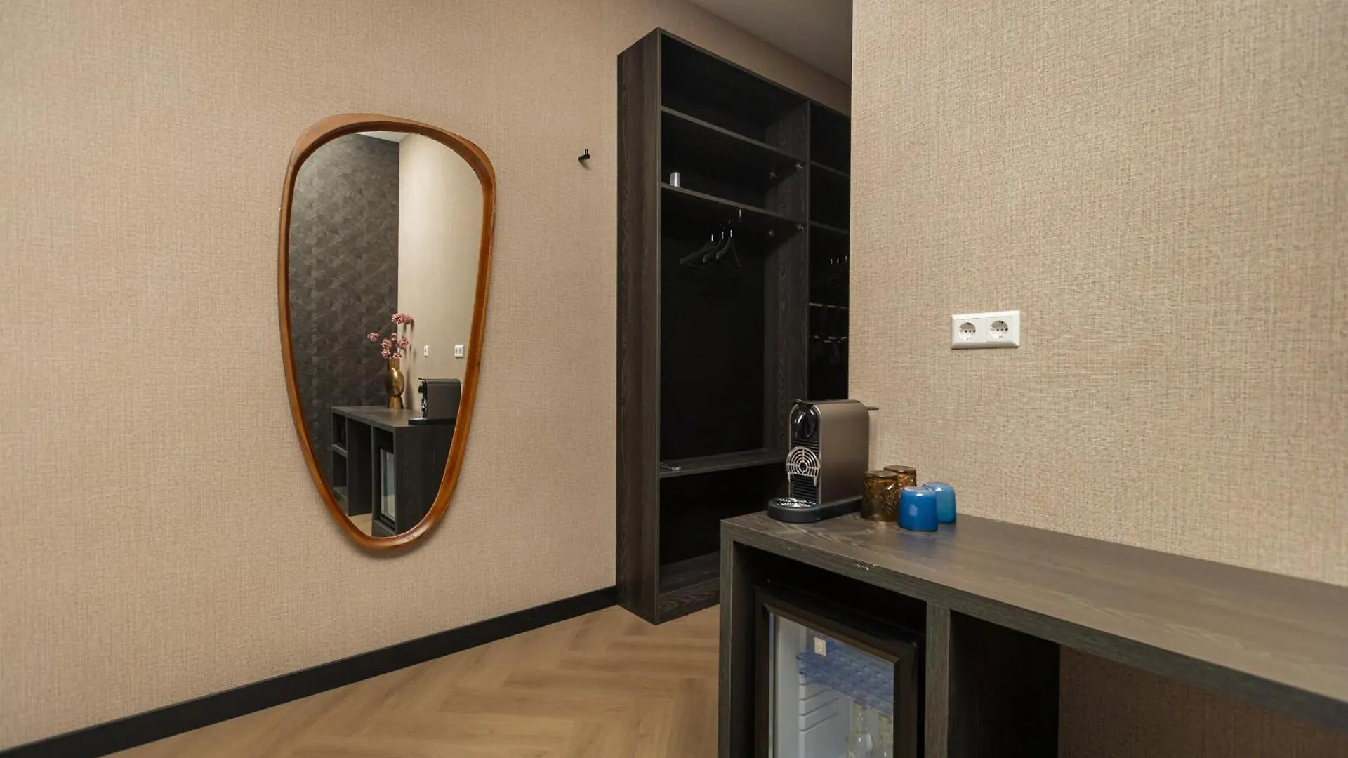 Hotel Twenty-Three Amsterdam Airport Hoofddorp 4*,  Nederland