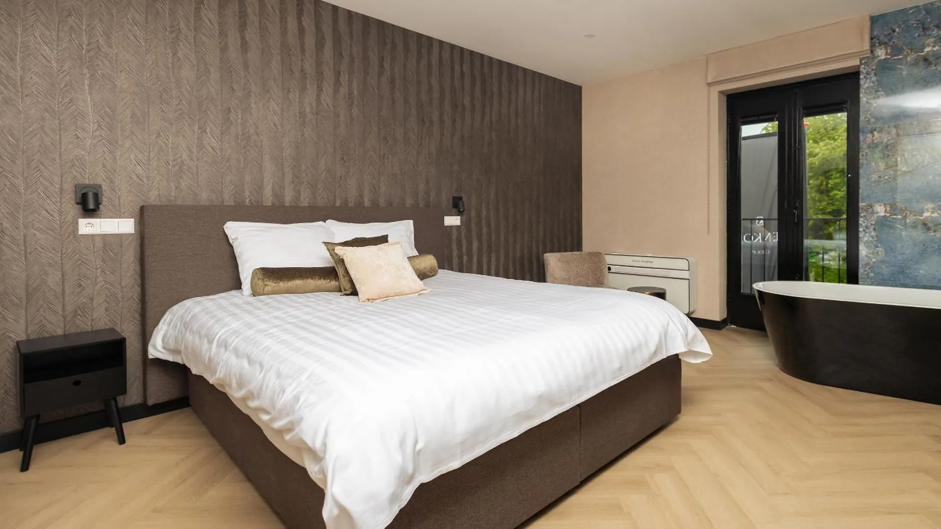 Hotel Twenty-Three Amsterdam Airport Hoofddorp 4*,